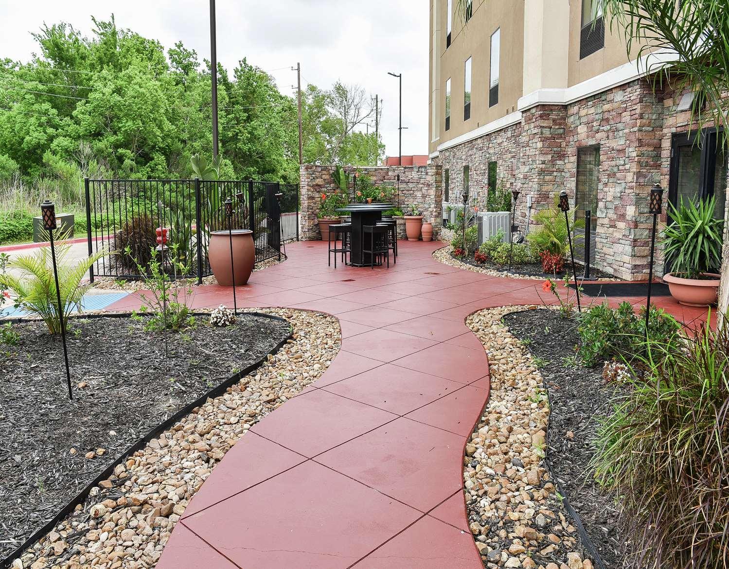 Hampton Inn & Suites Bay City, TX — 4