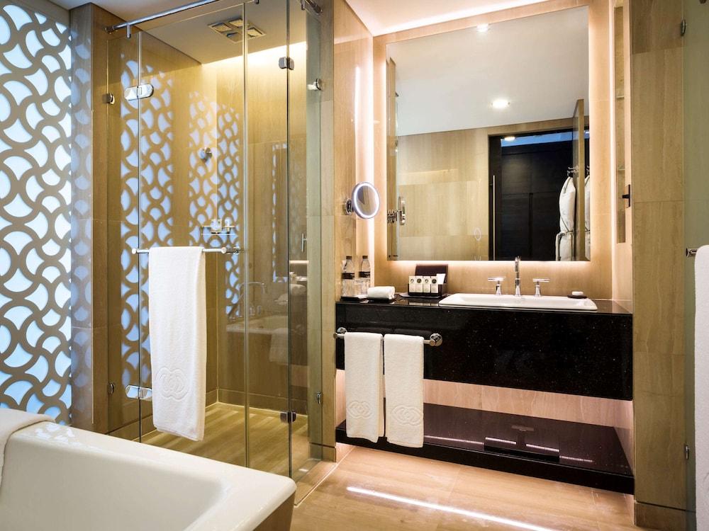 Sofitel Abu Dhabi Corniche — 6