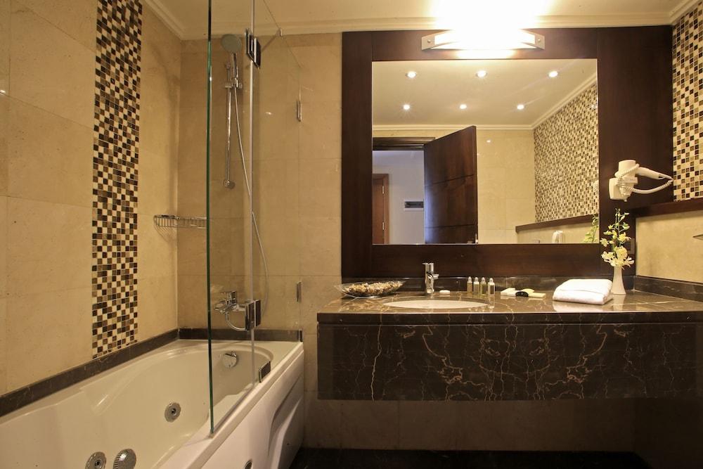 Lancaster Hotel Raouche — 10