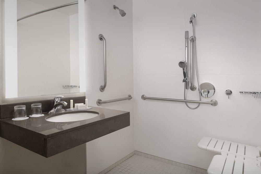 SpringHill Suites Portland Hillsboro — 9