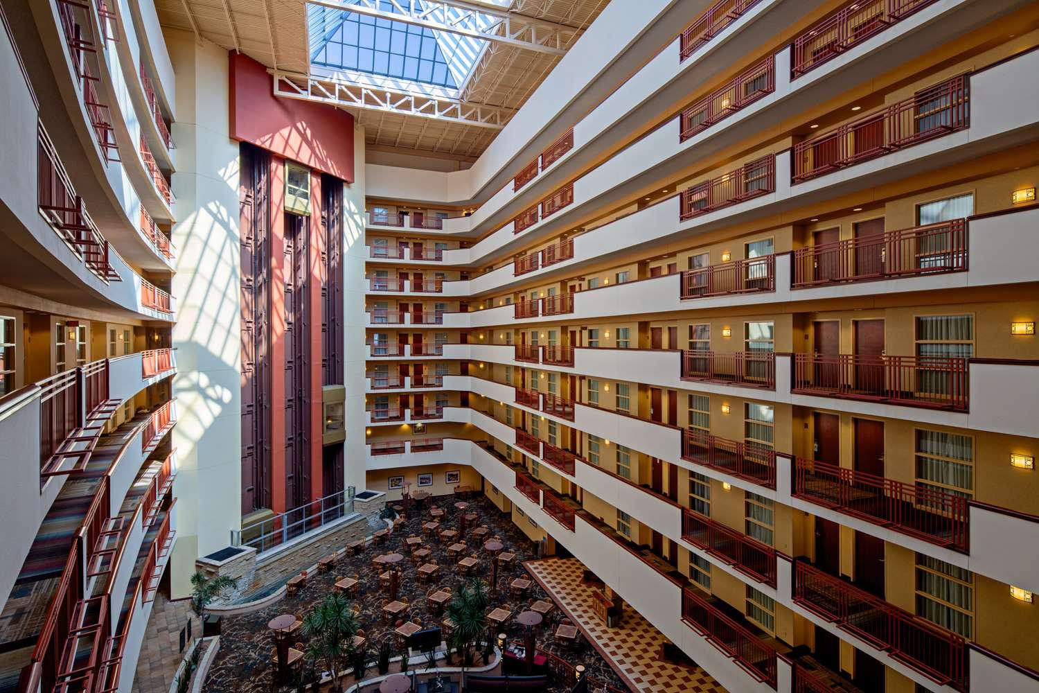 Embassy Suites by Hilton Albuquerque — 6