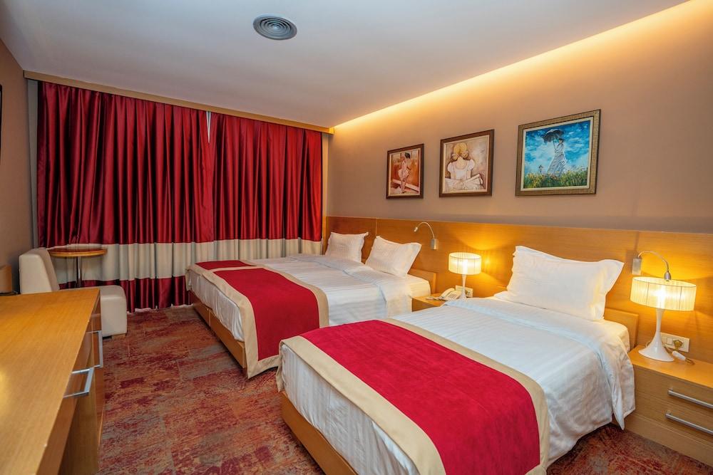 HOTEL COLOSSEO — 7