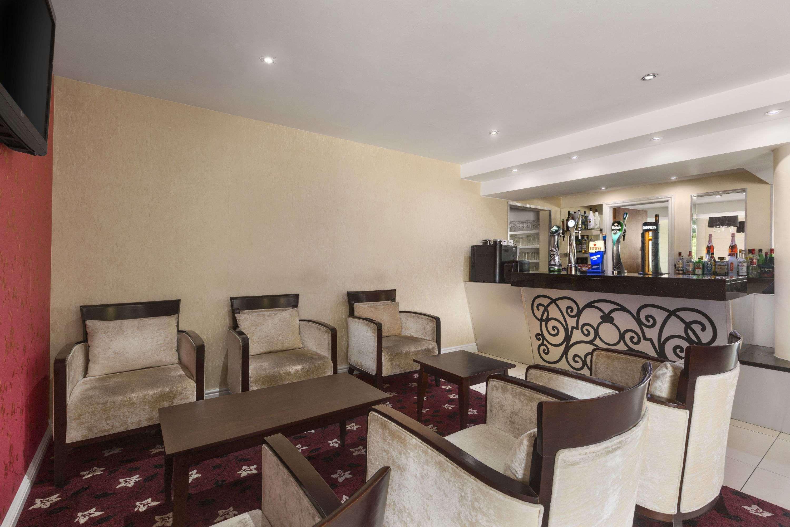 Ramada by Wyndham Oldbury Birmingham — 6
