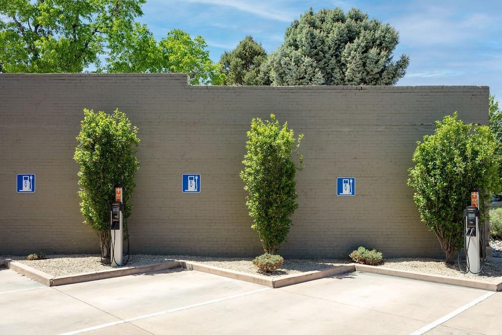 SpringHill Suites Grand Junction Downtown/Historic Main Street — 2
