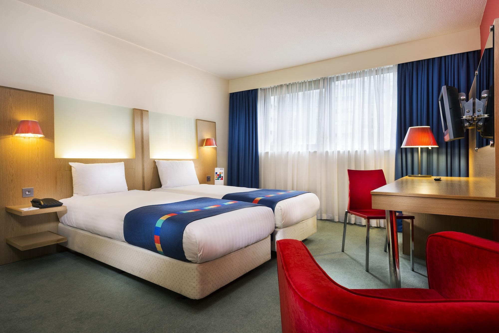 Park Inn by Radisson Cardiff City Centre — 8