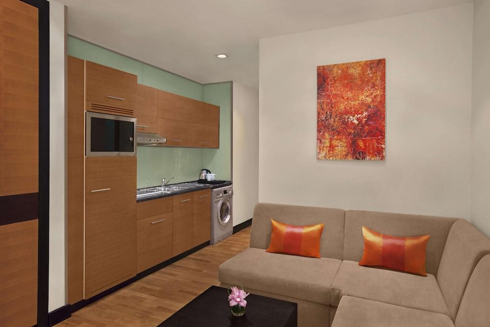 DoubleTree by Hilton Hotel & Residences Dubai Al Barsha — 4