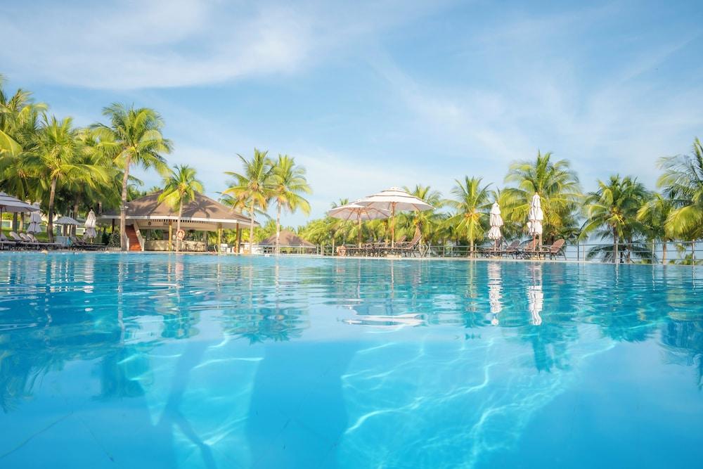 Sea Links Beach Hotel — 5