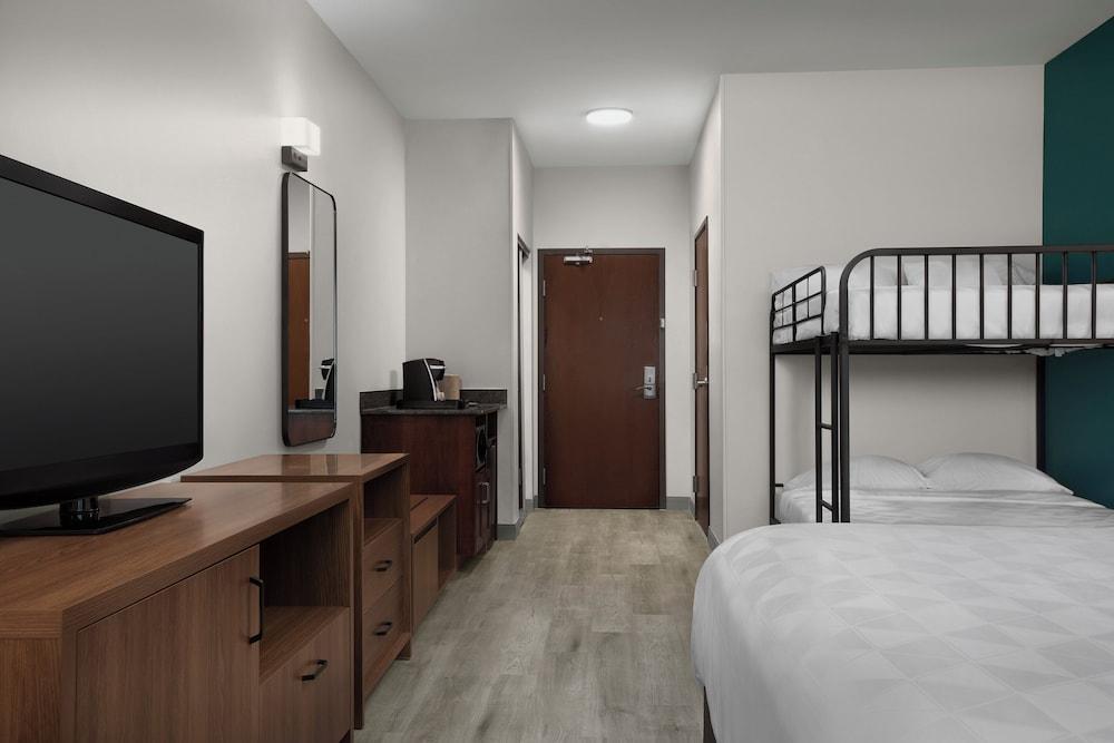 Holiday Inn & Suites Durango Downtown — 10