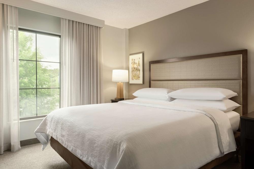 Embassy Suites By Hilton Atlanta Alpharetta — 10