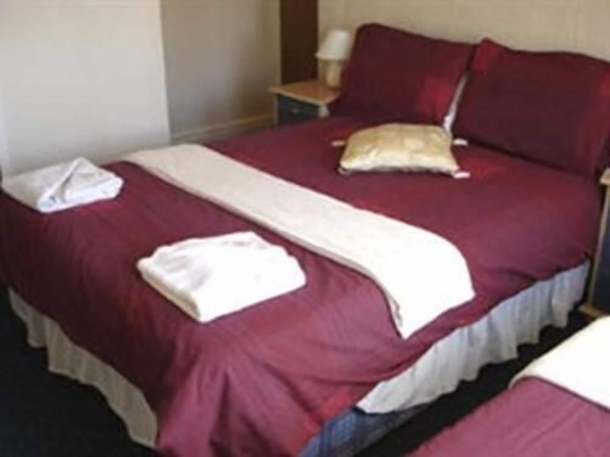 Clarron House Hotel — 3
