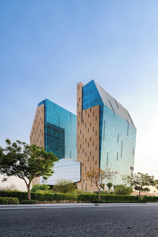 Holiday Inn & Suites Dubai Science Park