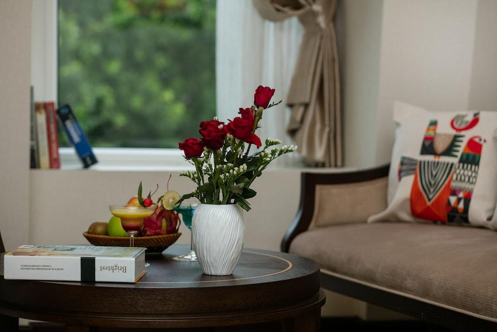 Zephyr Suites Boutique Hotel — 2
