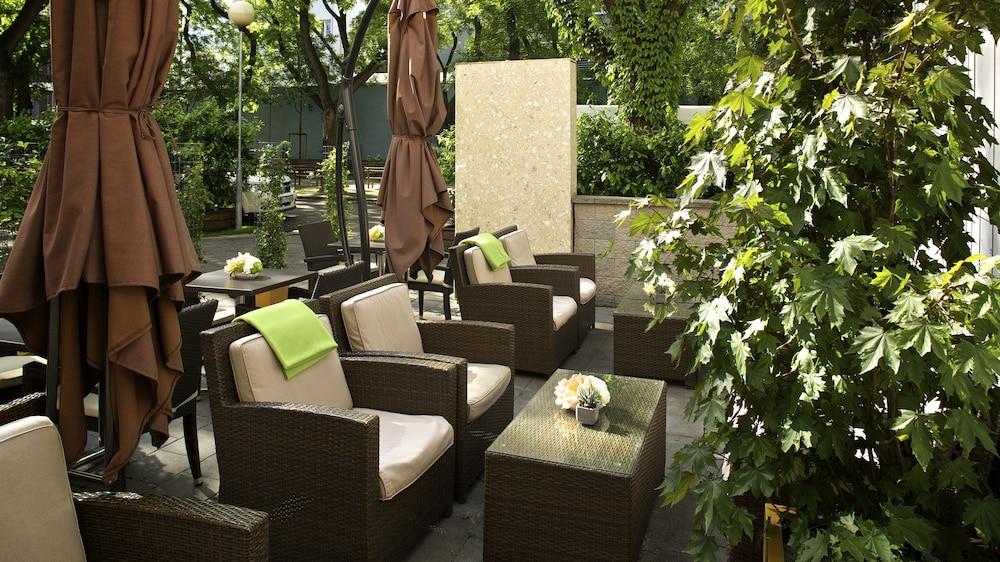 Mama's Design & Boutique Hotel 1104158 — 4