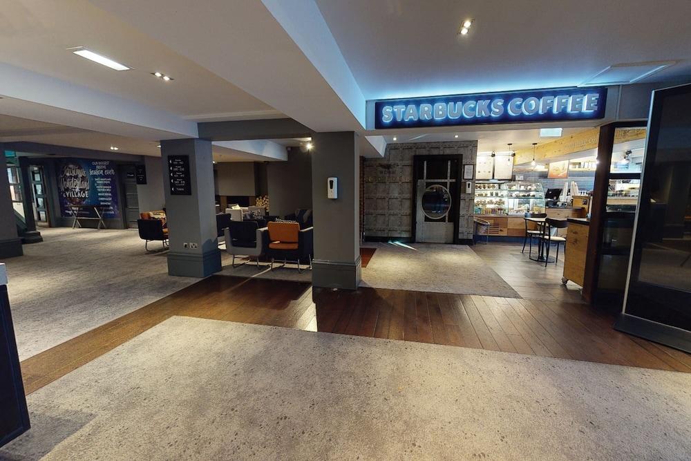Village Urban Resort Manchester Cheadle — 4