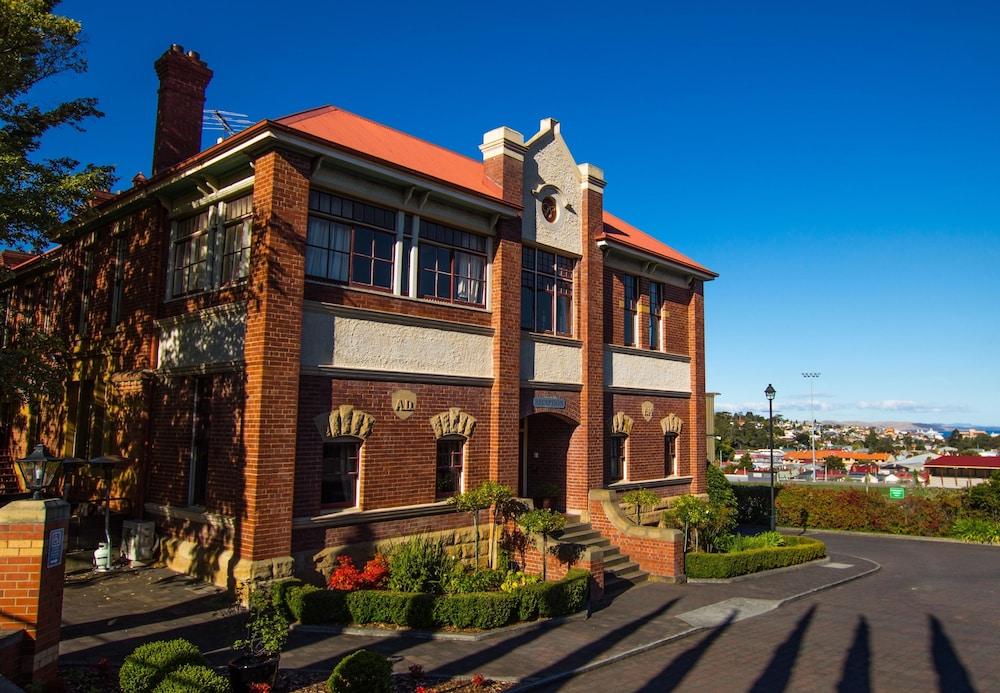 RYDGES HOBART — 10