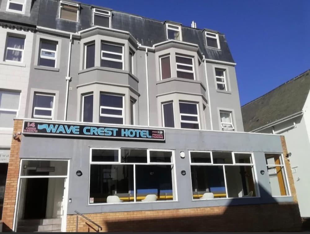 OYO Wave Crest Hotel — 3