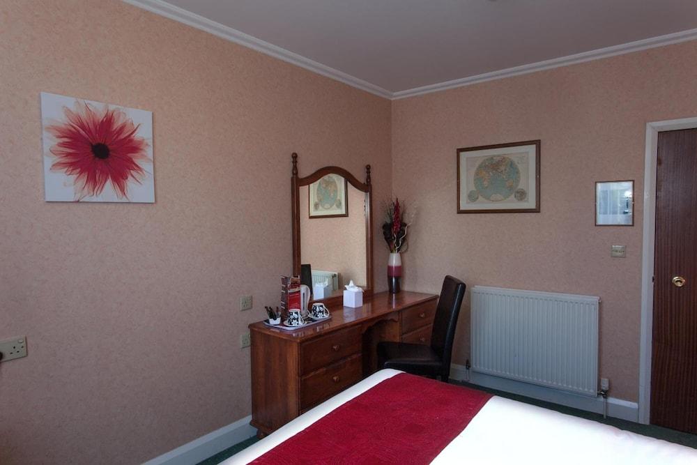 Roundhouse Hotel Bournemouth — 6