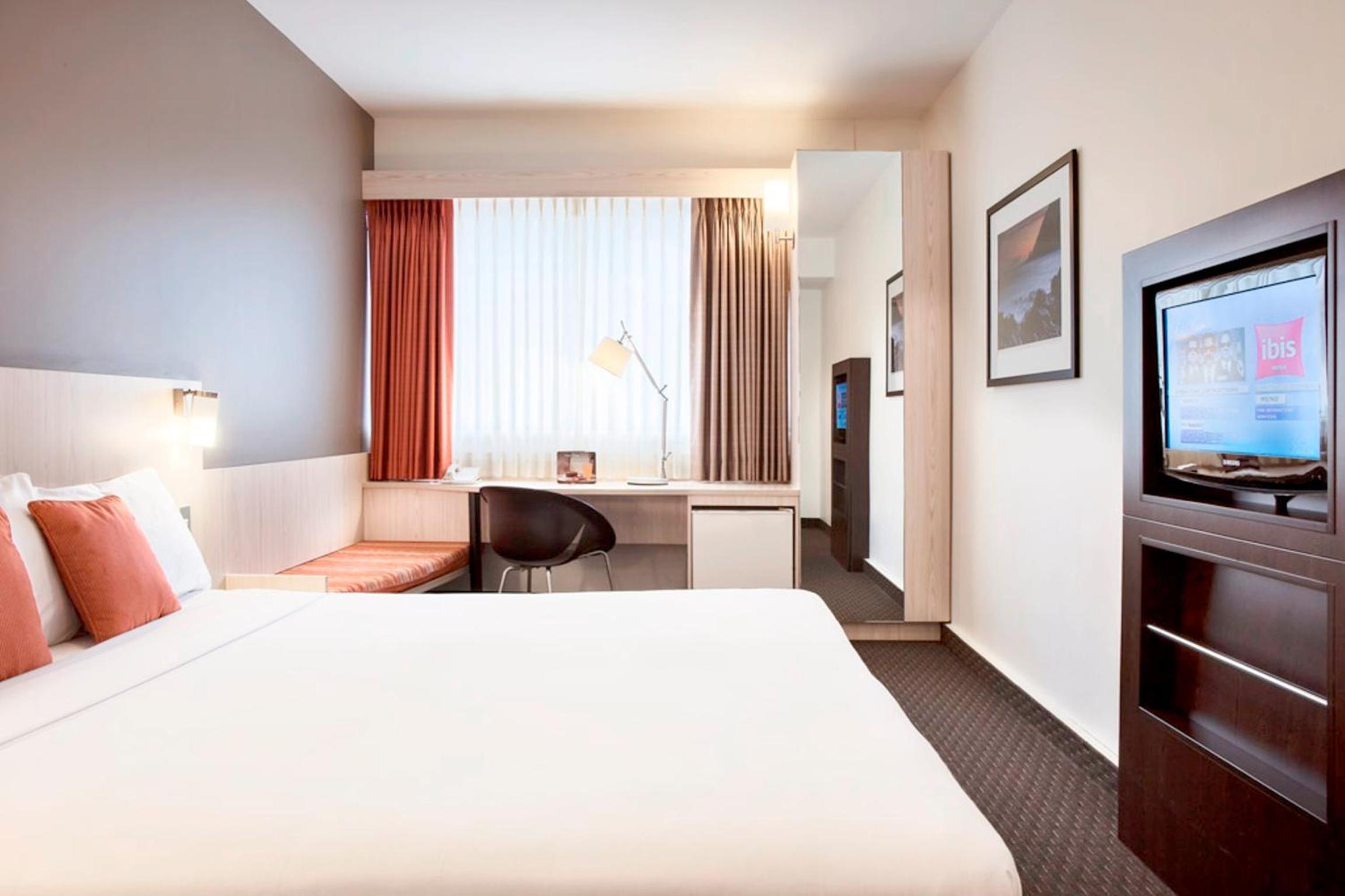 IBIS WELLINGTON — 10