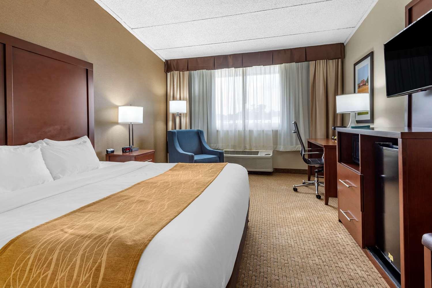 Comfort Inn Lancaster County North-PA Tpke — 7