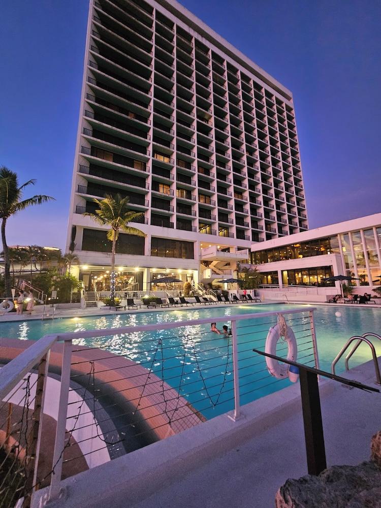 Guam Reef & Olive Spa Resort — 10