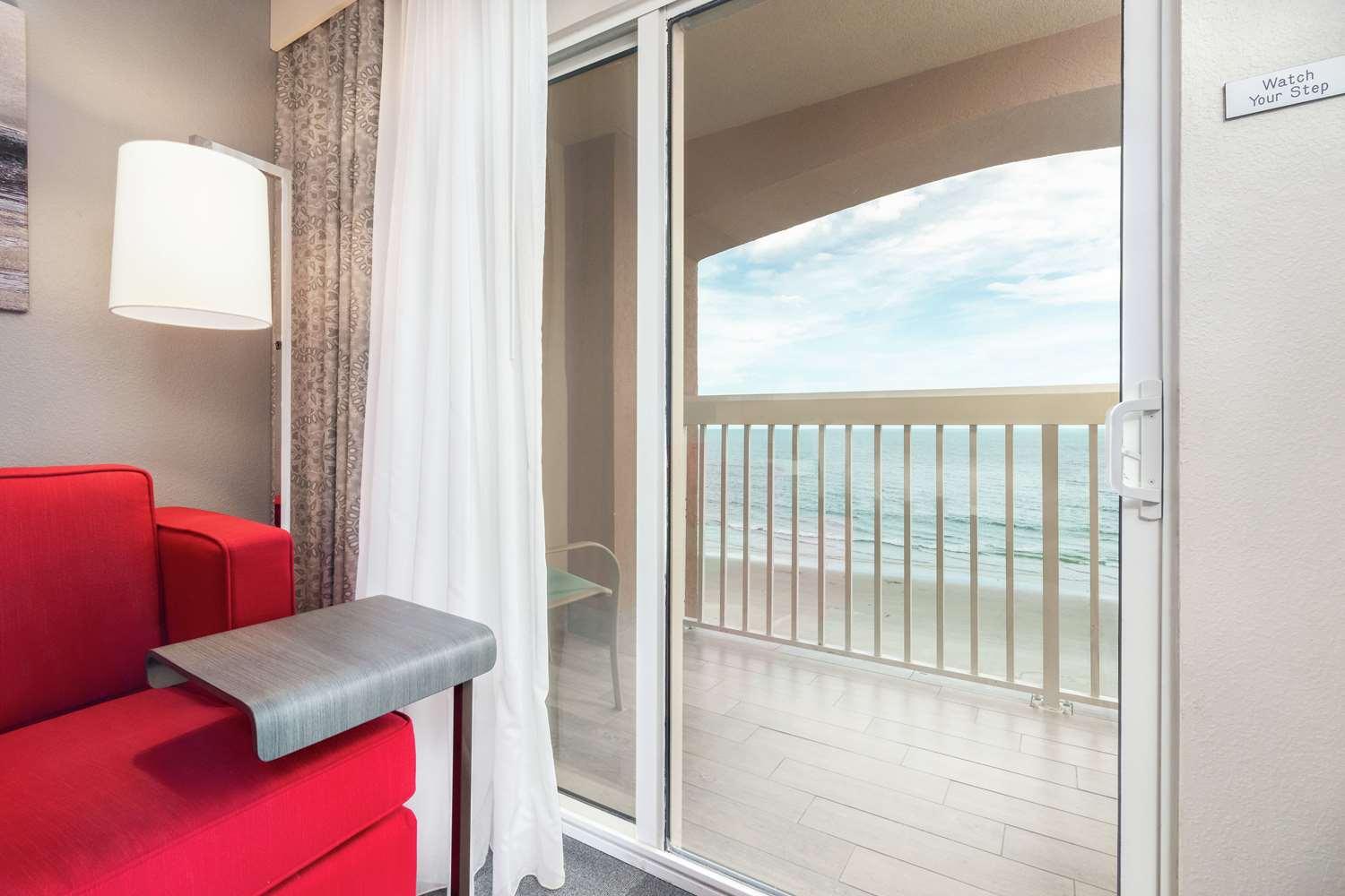 Hampton Inn Daytona Shores-Oceanfront — 3