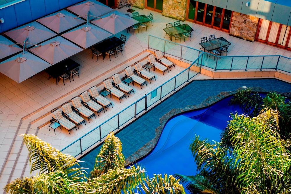 EMERALD HOTEL & CONFERENCE CENTRE 104671 — 4