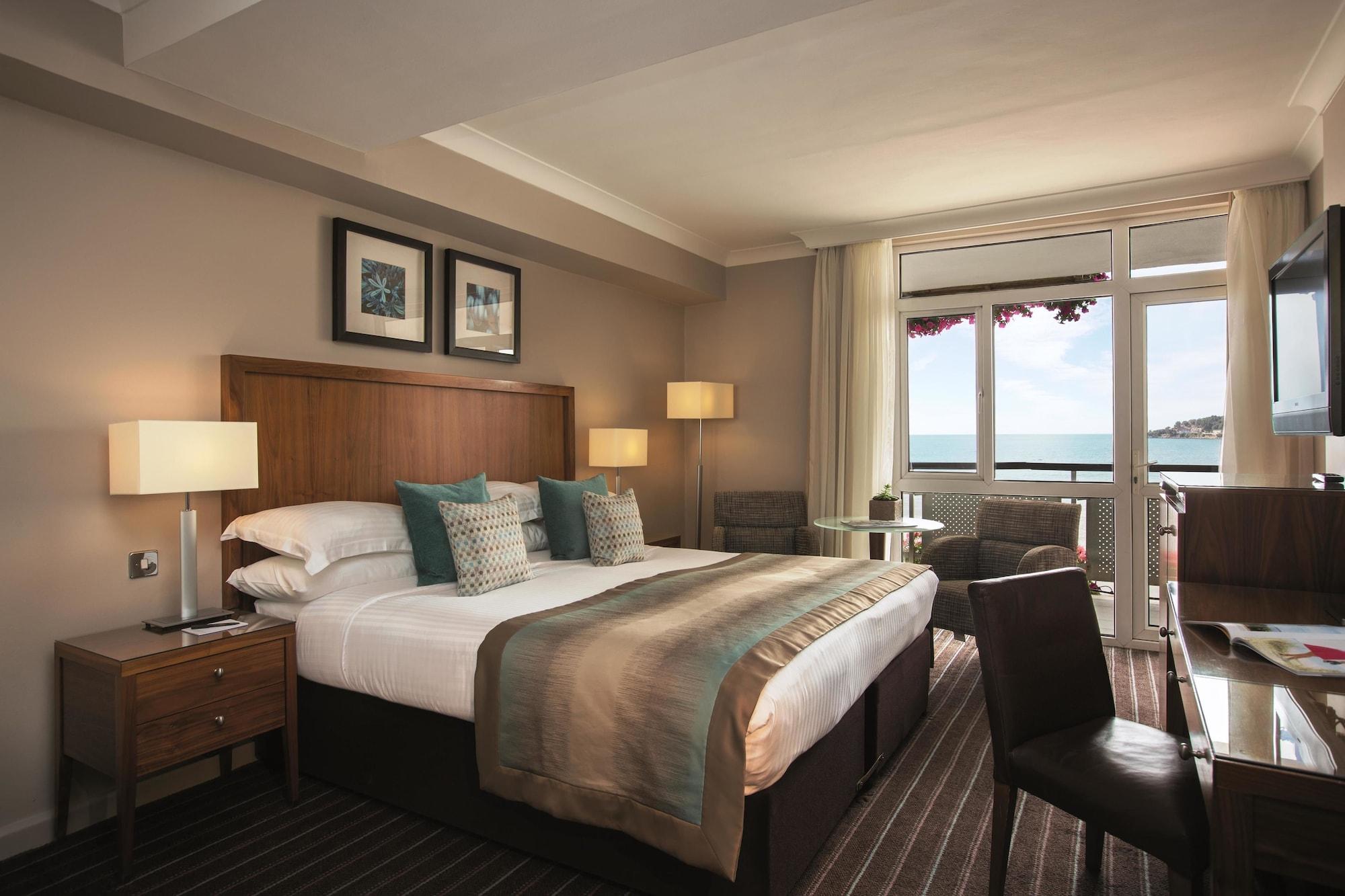 L'horizon Beach Hotel And Spa — 8