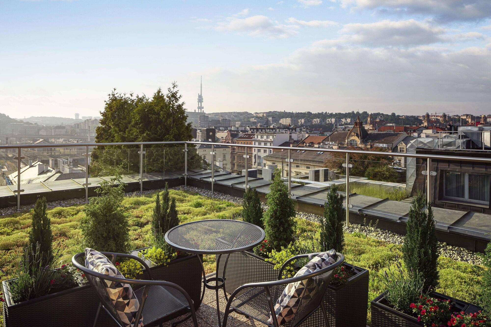 PRAGUE MARRIOTT HOTEL 4944 — 2