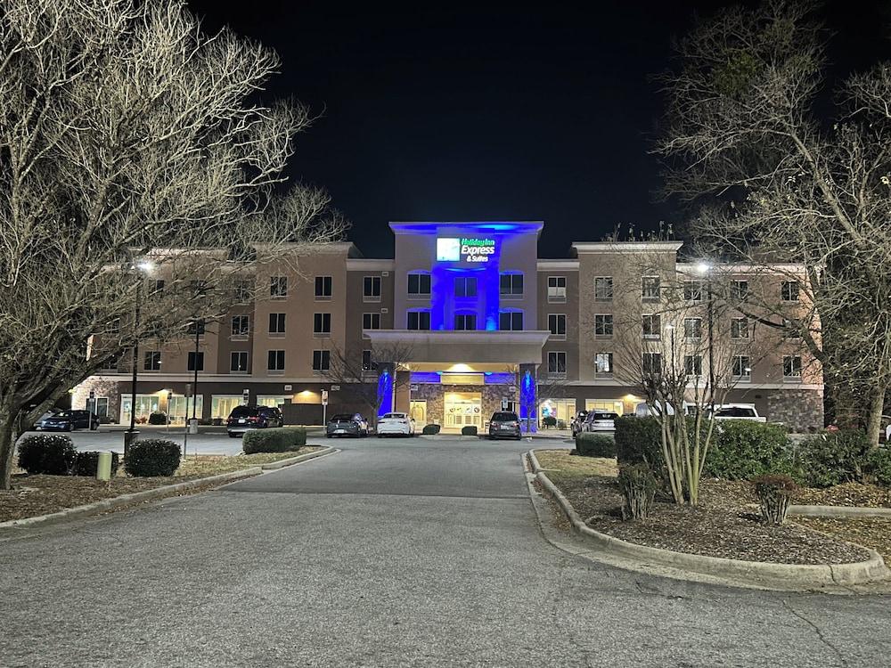 Holiday Inn Express Hotel &amp; Suites GOLDSBORO - BASE AREA — 2