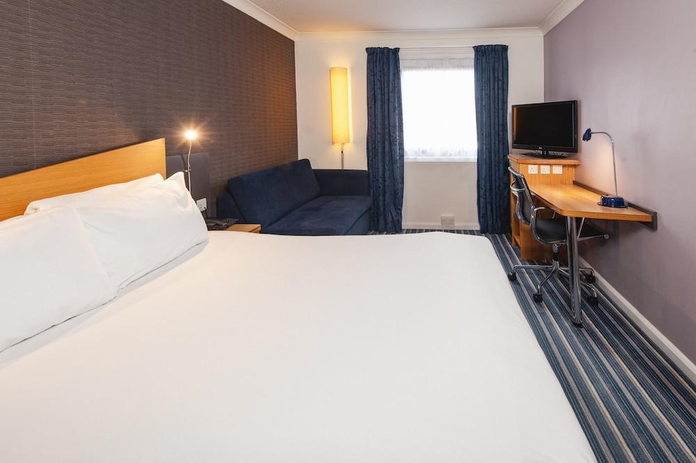 Holiday Inn Express Bristol - Filton, an IHG Hotel — 7