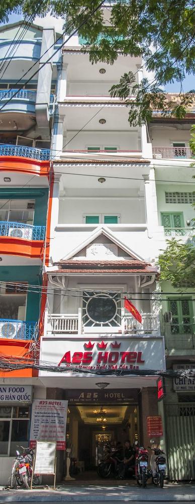 A25 Hotel - 35 Mac Thi Buoi — 1