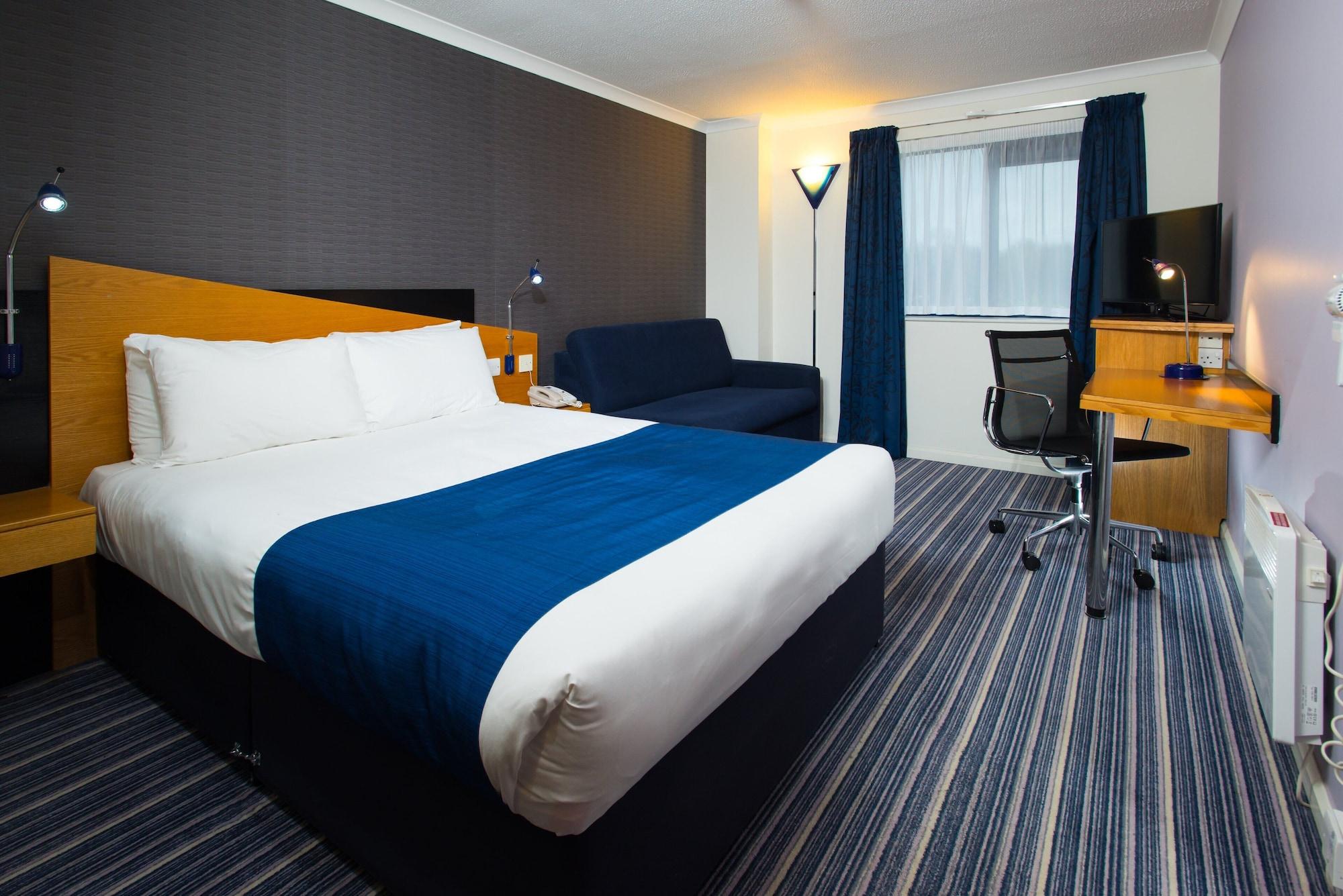 EXPRESS BY HOLIDAY INN INVERNESS — 7