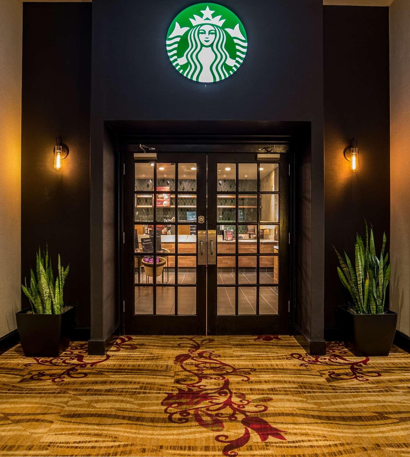 Hilton Fort Wayne At The Grand Wayne Convention Center — 10