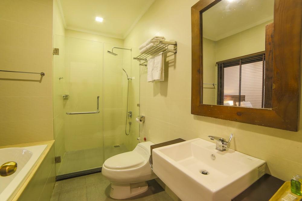 Chu Hotel — 7