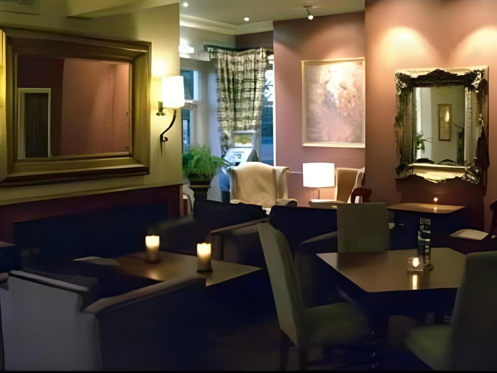 The Hunting Lodge - Restaurant with rooms — 8