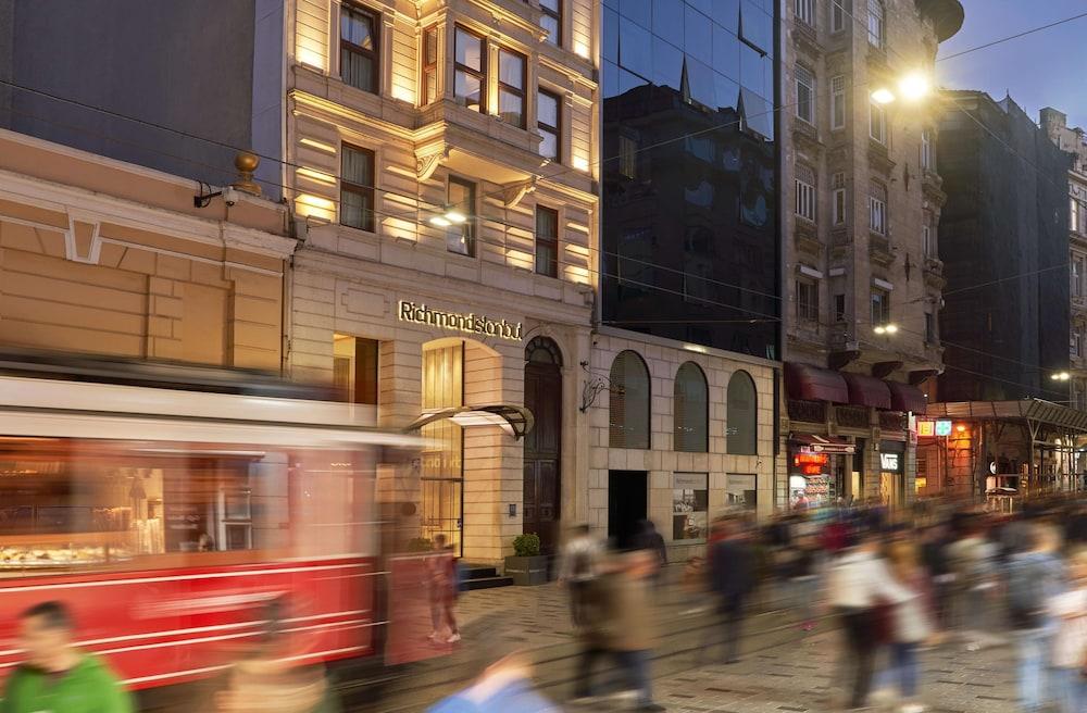 Richmond Hotel 30124 — 2