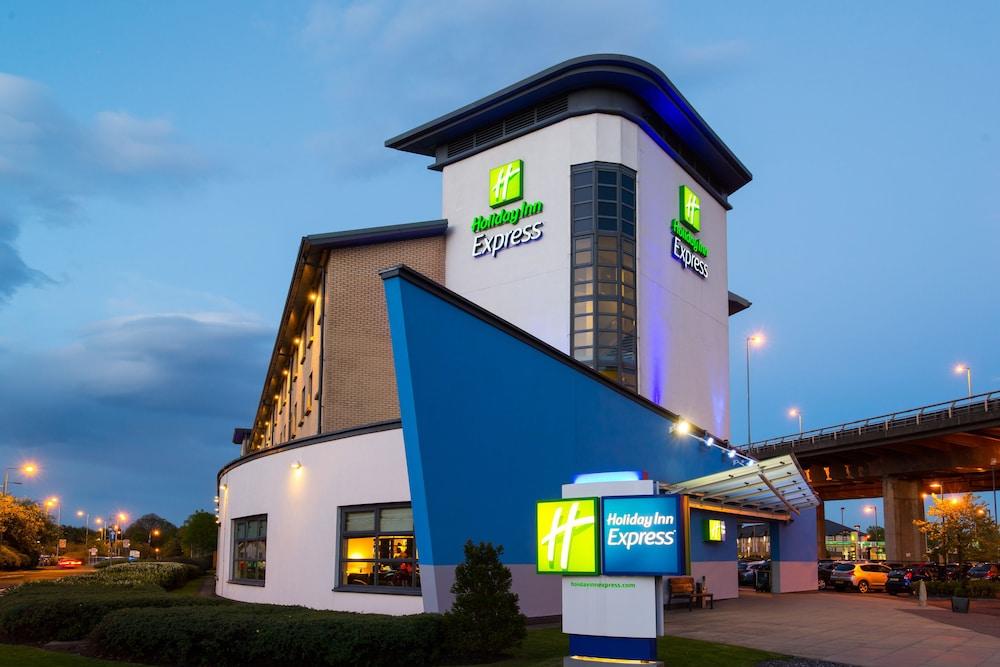 EXPRESS BY HOLIDAY INN GLASGOW AIRPORT — 3