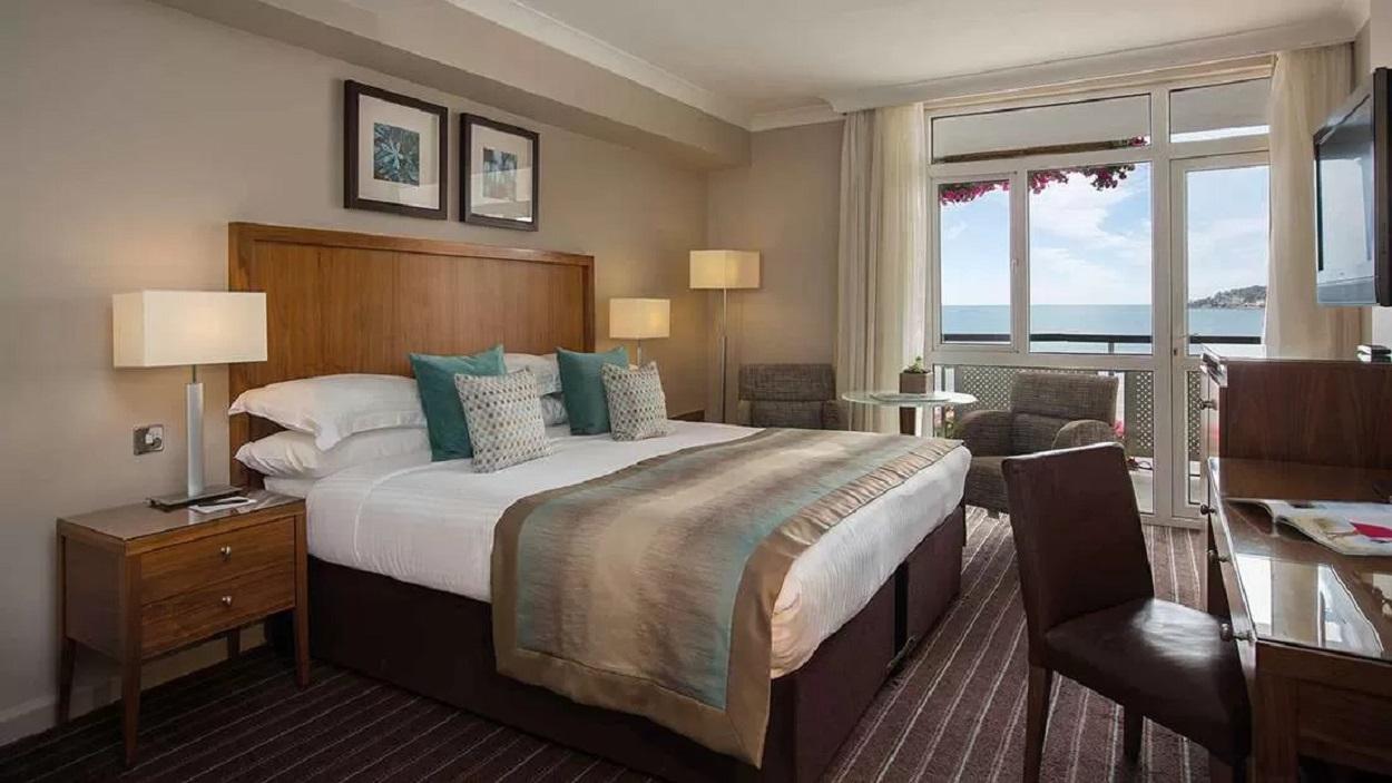 L'horizon Beach Hotel And Spa — 6