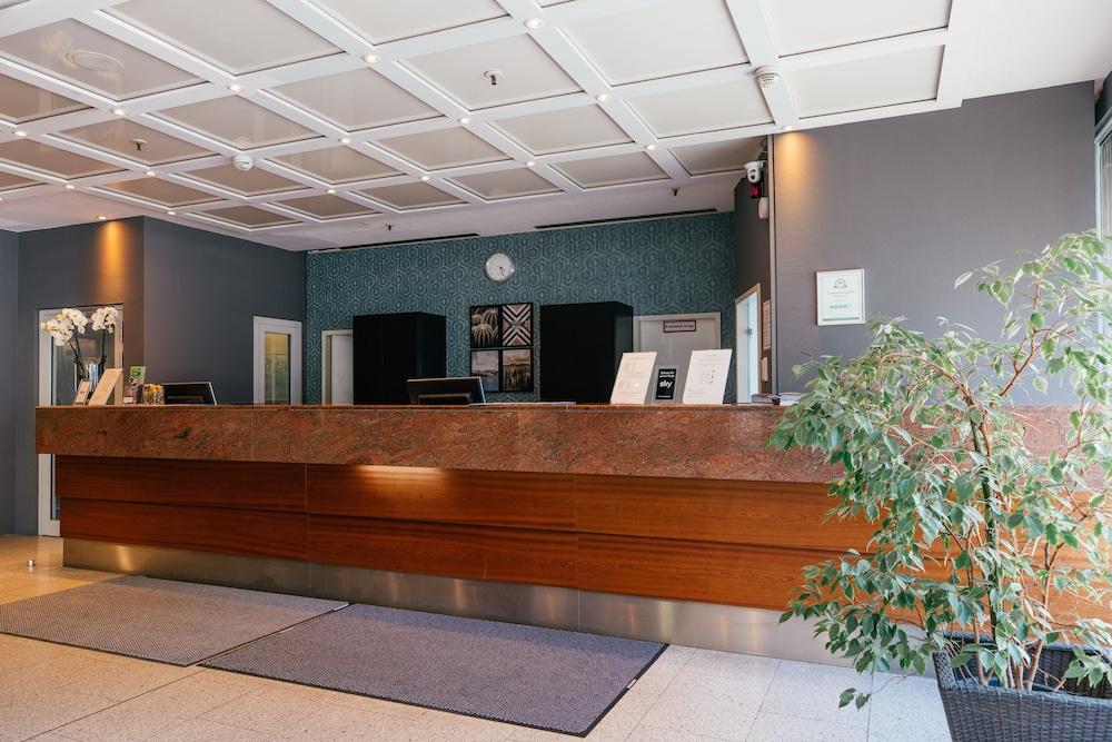 HOTEL EXCELSIOR 8174 — 1