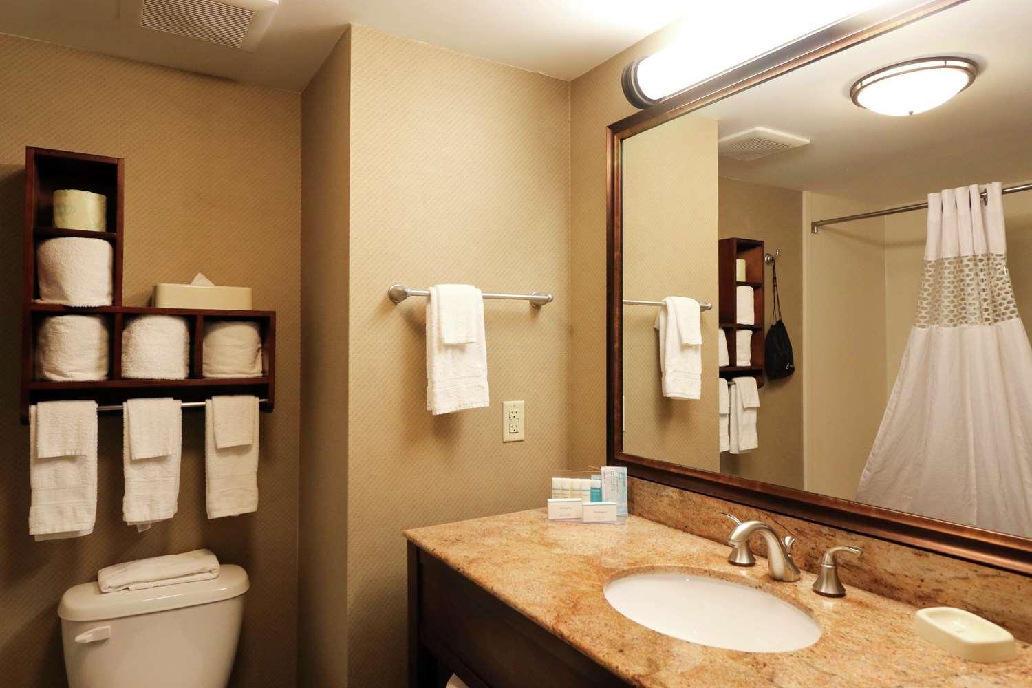 Hampton Inn Columbus South — 2