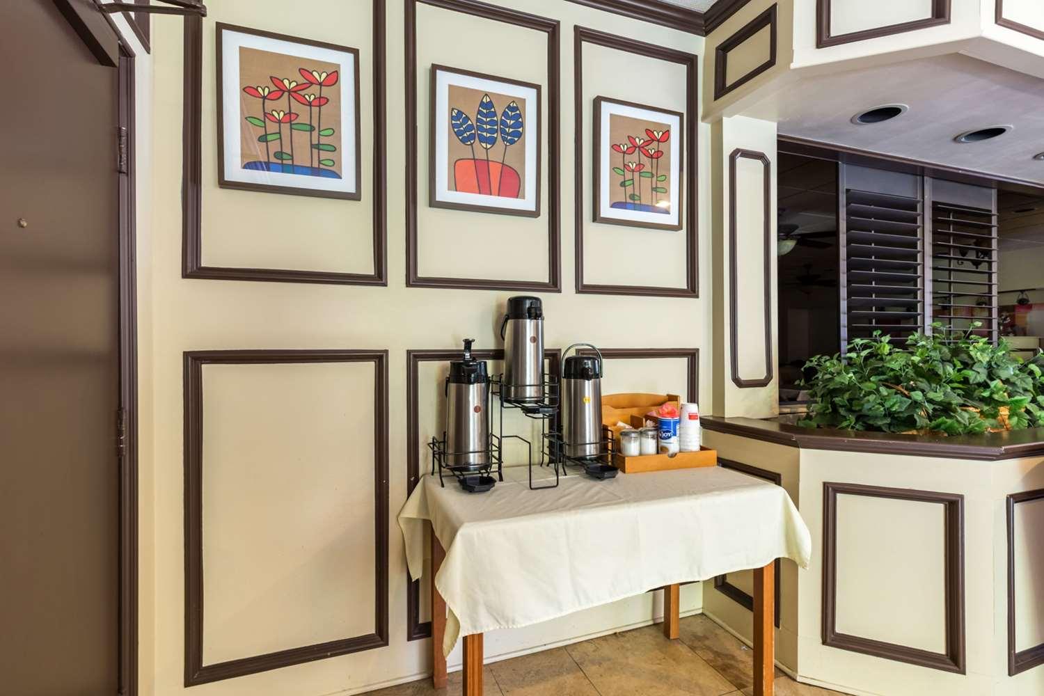 Eco Inn Suites by Hotel O Baytown — 10