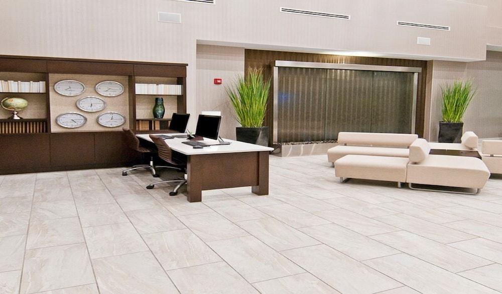 Holiday Inn Austin Airport — 9