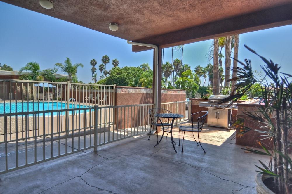 HOLIDAY INN EXPRESS SAN DIEGO SOUTH - CHULA VISTA — 3