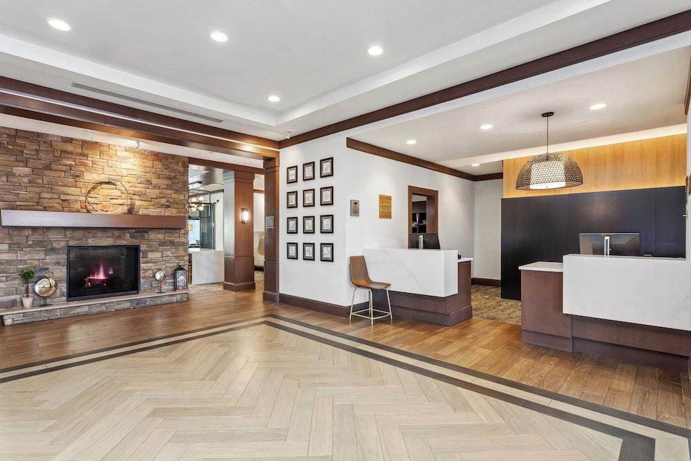 Staybridge Suites Albany Wolf Rd-Colonie Center — 7