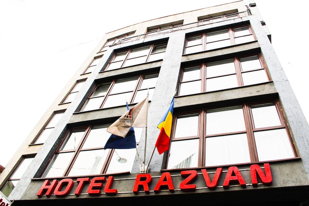 RAZVAN HOTEL — 1