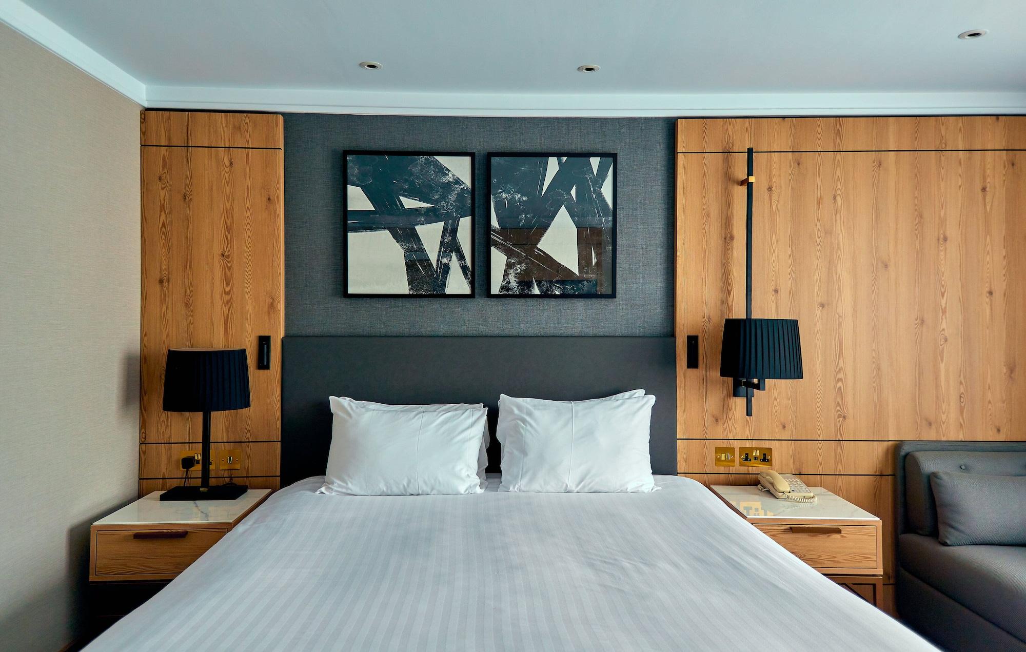 CROWNE PLAZA MARLOW — 10