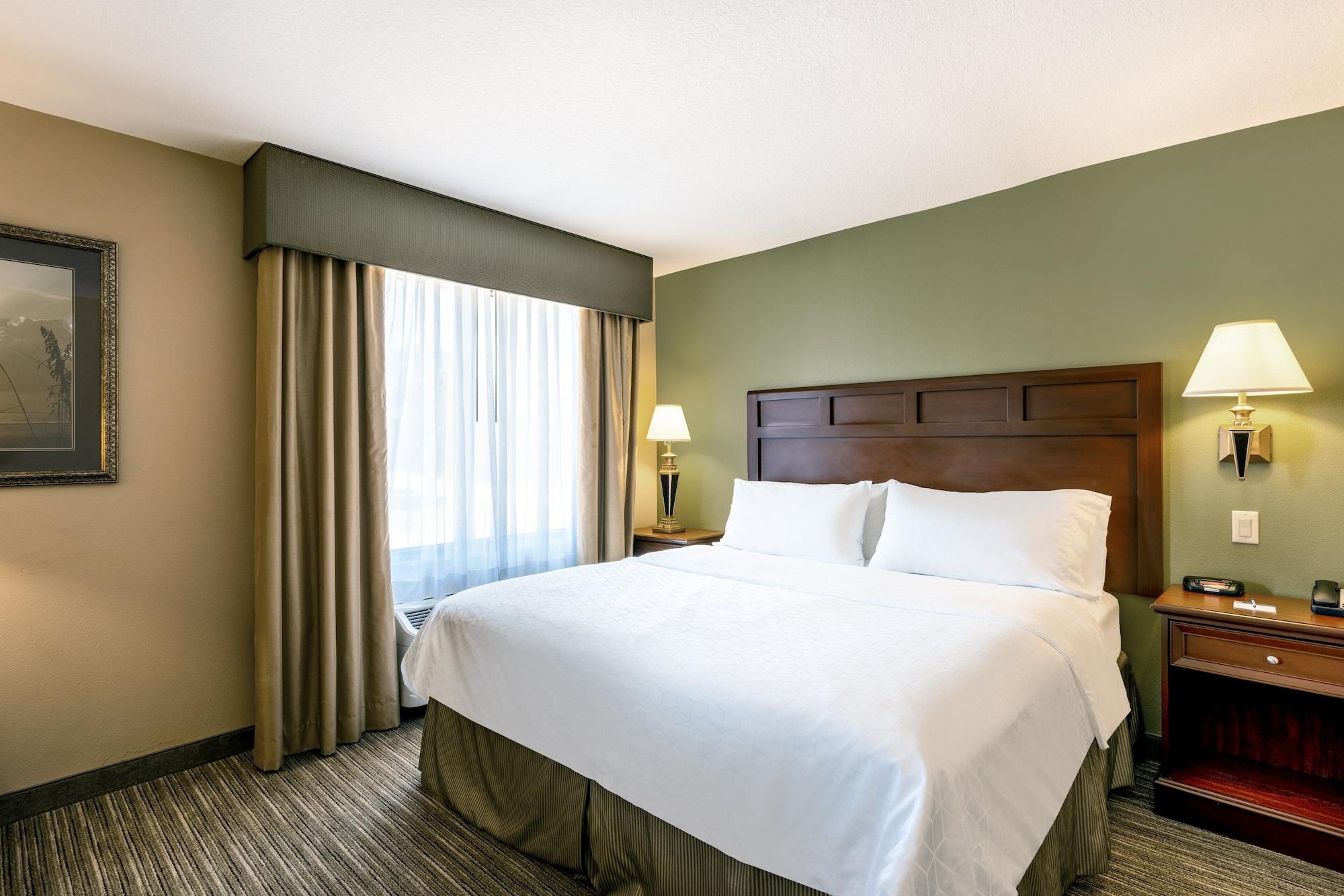 Holiday Inn Express & Suites Bradenton East-Lakewood Ranch — 9