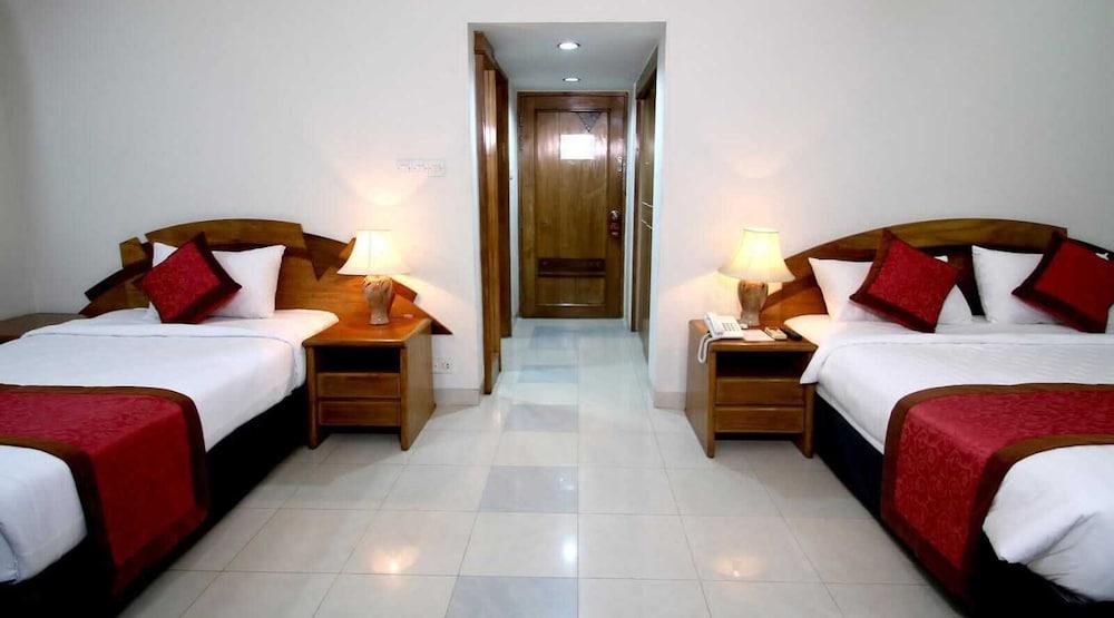 Hotel Victory — 3