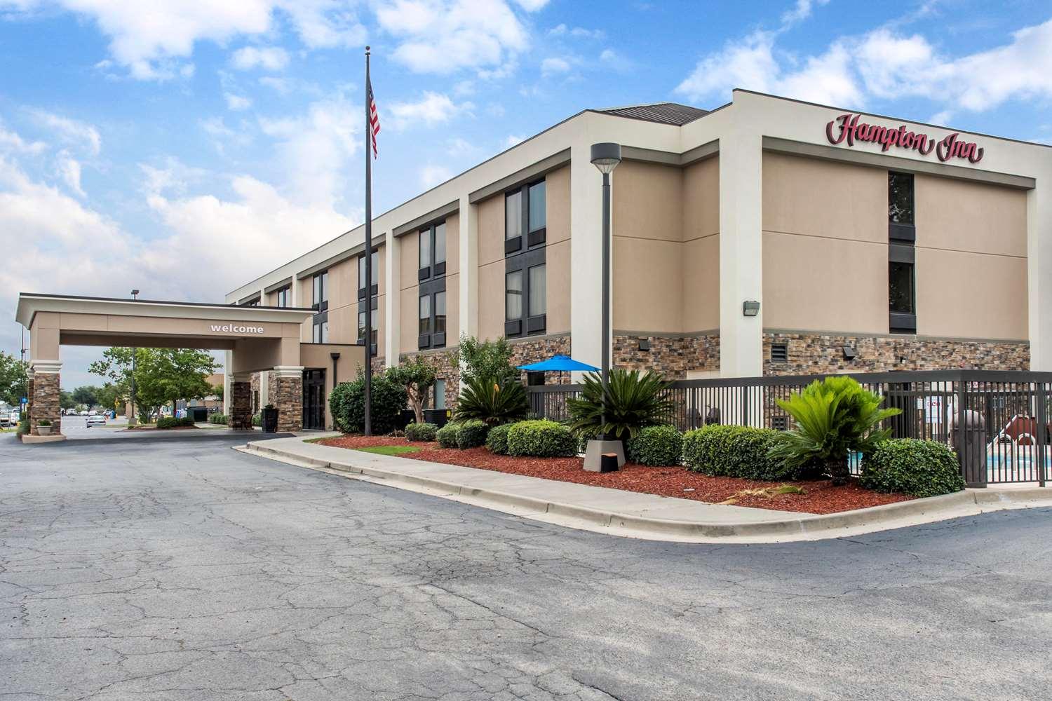Hampton Inn Douglas — 2
