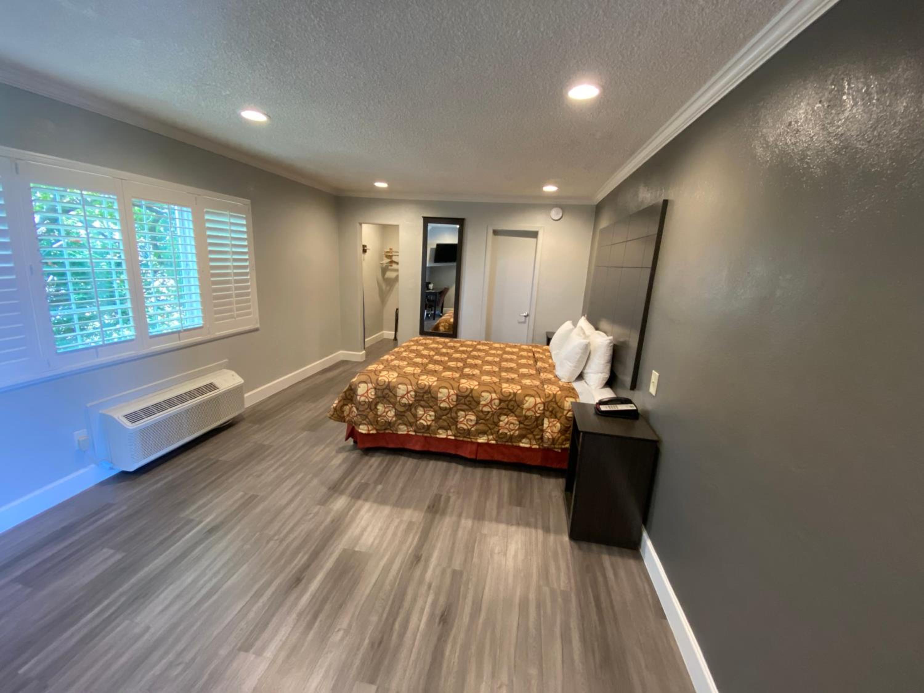 Budget Inn of Hayward — 7